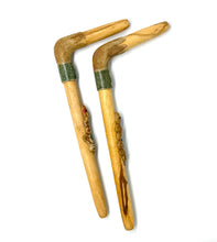 Load image into Gallery viewer, Tepi (serving pipe), Palo Santo with snake carving